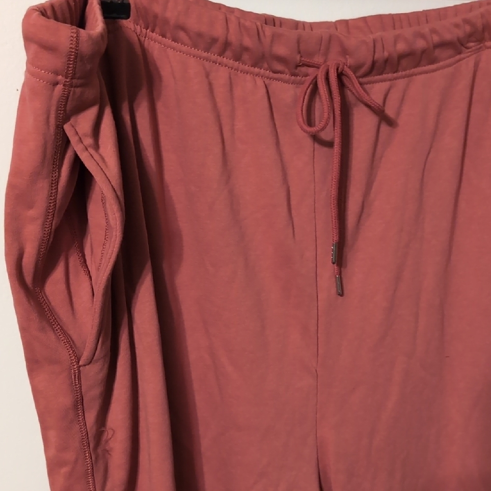 Old Navy Women's Coral Jogger Pants - Picture 4 of 6